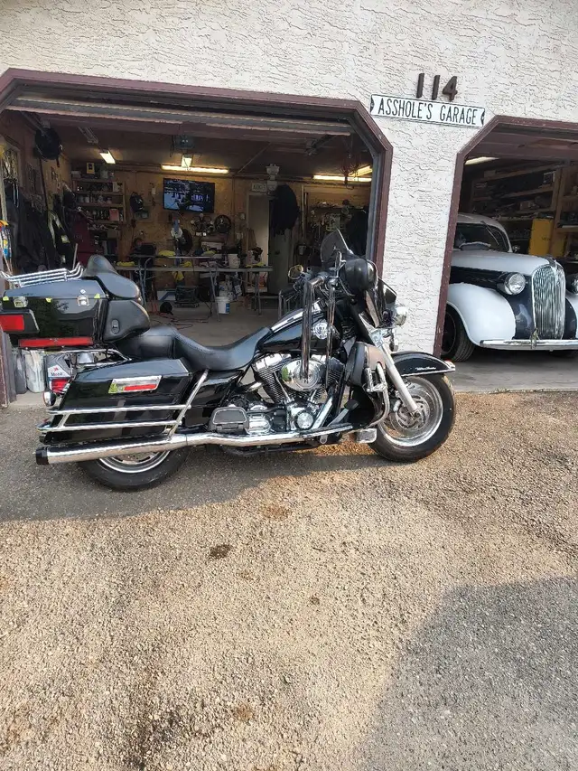2005 Electra glide ultra classic in Touring in Regina - Image 10