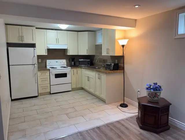 Two Bedroom -Separate Apartment -Richmond hill