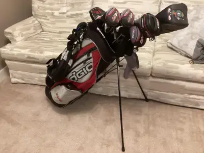Complete set of PING men’s right hand golf clubs with carry bag,, View more