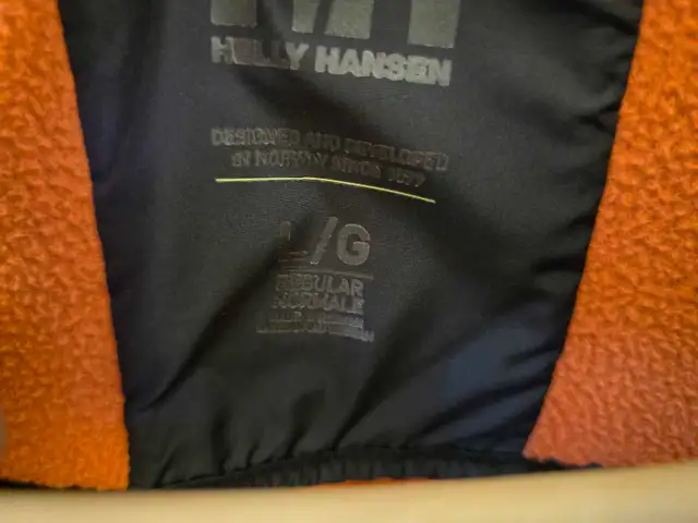 Helly Hansen Fleece Jacket  large  in Men's in Edmonton - Image 4