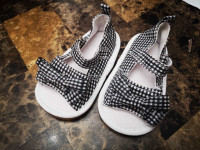 New checkered Bow Sandals