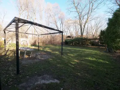 FANSHAWE ROOMS FOR RENT - MAIN FLOOR