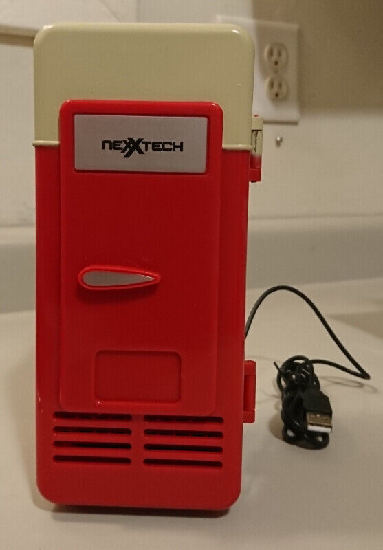 NEXXTECH Mini USB Fridge For 1 - Soda Can in Refrigerators in Oshawa / Durham Region