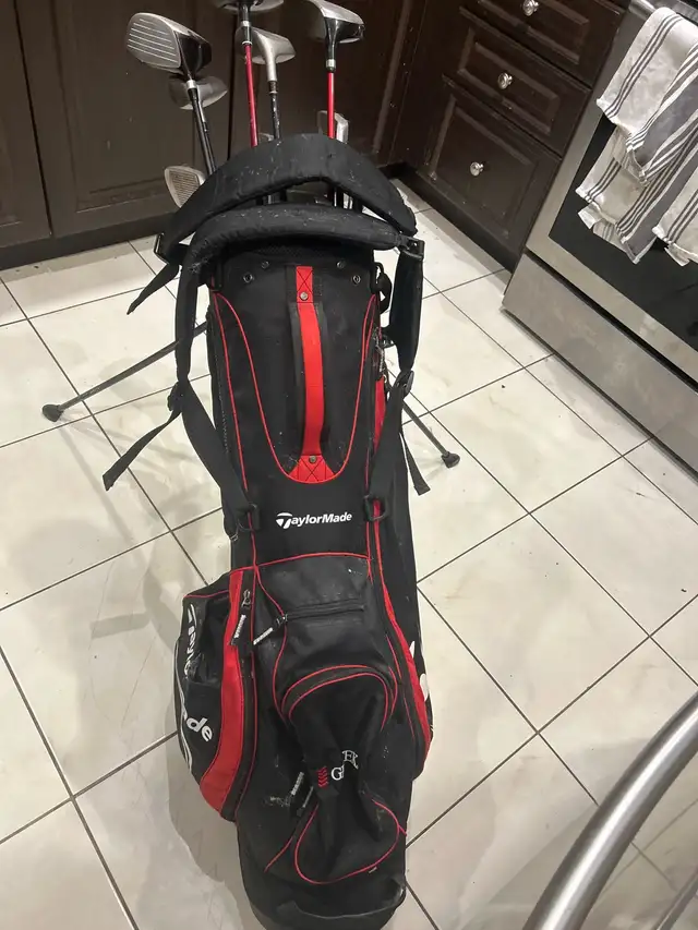 Golf clubs and Taylormade bag in Golf in Mississauga / Peel Region - Image 2