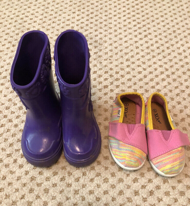 Size 5T Girls Boots and Shoes in Clothing - 9-12 Months in Saskatoon