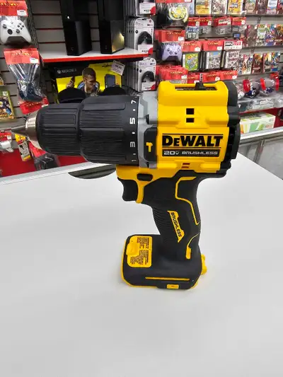 Perceuse Dewalt dcd799 outils seulement #d'inventaire:301001301 Disponible seulement au Banco Sherbr...