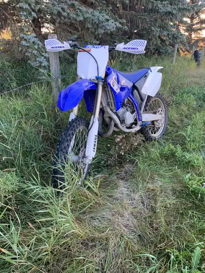 Hello I’m selling my second owner 2013 yz 125. I bought it from a guy that put little to no hours on...