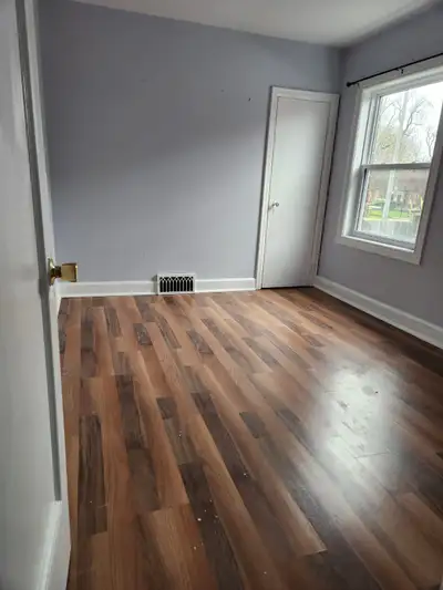 ROOM in STUDENT HOUSE - $800/month + utilities