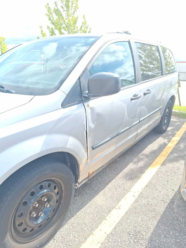dodge grand caravan  in Cars & Trucks in Markham / York Region - Image 3