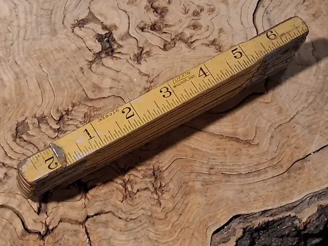 Wooden folding ruler w hook end by LUFKIN Made in Canada  in Hand Tools in Calgary - Image 8