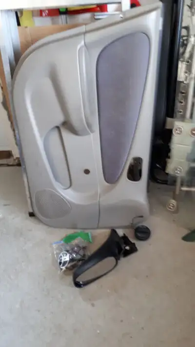 Pièces de Toyota Corolla 1999, fait aussi 1998, 2000, 2001; Intérieur de porte conducteur, miroir de...