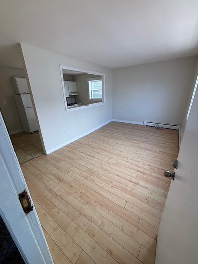 This centrally located 2 bedroom is only 1 block from Holland College and 3 blocks from the waterfro...