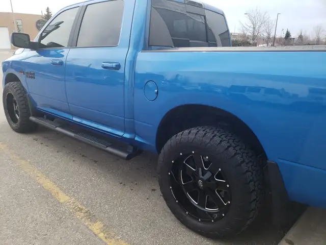 20” Vision Arc rims with 33” AMP Attack Tires in Tires & Rims in Markham / York Region - Image 5