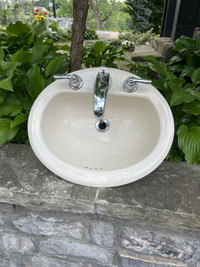 Vanity sink with faucet, 21 inch width 