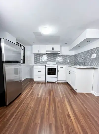 Beautiful 2 Bedroom Basement Apartment