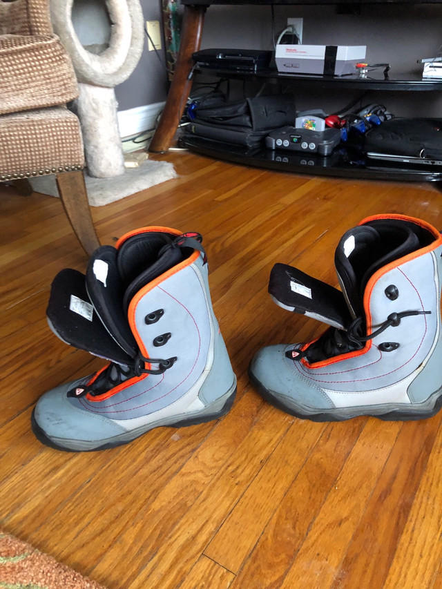 Firefly snowboard boots and binding, men 7, women 9, eur 40 in Snowboard in Kingston - Image 4