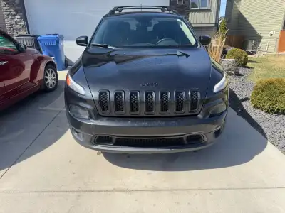 2016 Jeep Cherokee 4x4 172,000kms. Absolutely in mint condition mechanically / not a single thing wr...