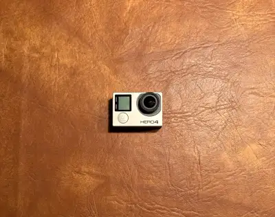 GoPro Hero 4 Black Edition 4K - 30/25/24 fps 2.7K - 60/50/48 fps 1080p - 120/90/60 fps 720p - 240 fp...