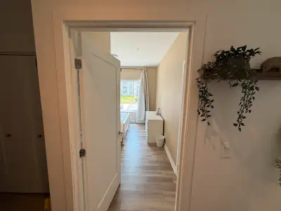 BRIGHT AND SPACIOUS 41/2 for rent