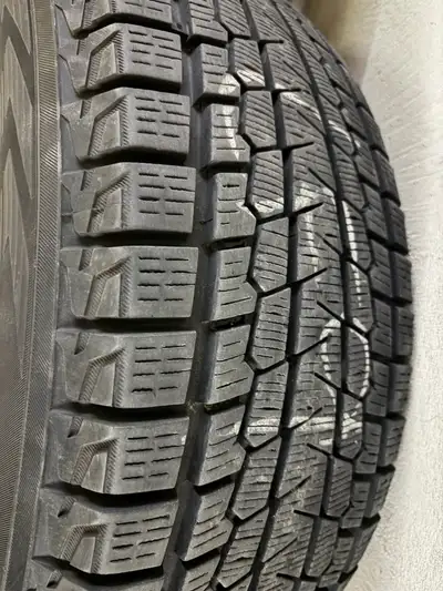 Yokohama iceGUARD G075 235/60R18 FAST Wheels Excellent condition No curb rash Used 2 seasons High pr...