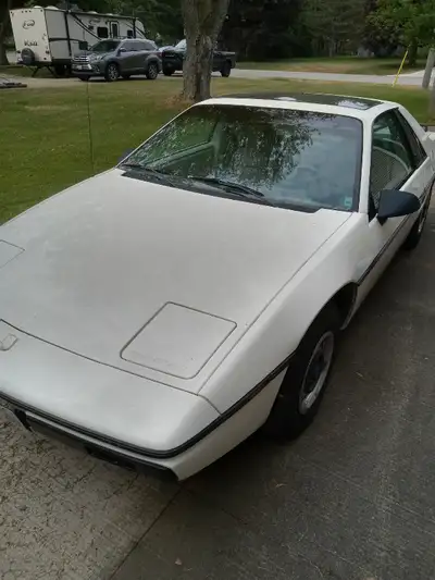 For sale...1984 Pontiac fiero 2M4..project car...parked past 5 years...clutch slave cylinder is siez...