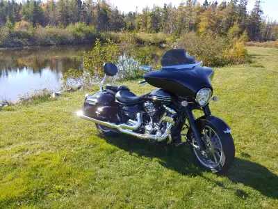 One owner bike near mint condition never dropped or abused...very well loved... Bike has a Barnett c...