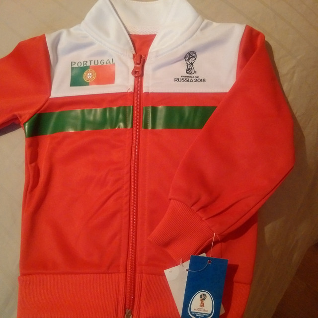 2018 FIFA Russia Official Jacket Portugal Size 12M 18M 4T Enfant dans Vêtements - 12 à 18 mois  à Ville de Montréal - Image 2