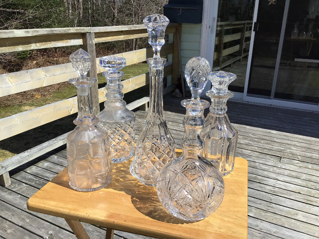 CRYSTAL DECANTERS in Home Décor & Accents in Bedford