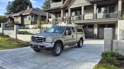2003 Ford F-250 XLT 6.0 Powerstroke 4x4 102,600KM One owner, 0 accidents, 0 claims 0 rust Garage sto...
