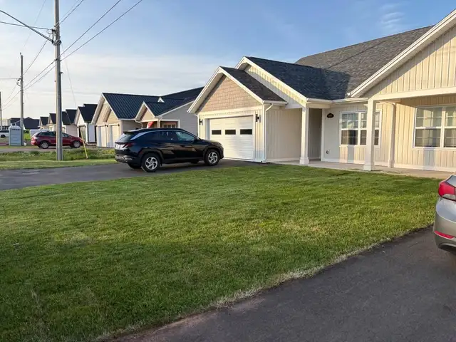 3 Bedroom, 2 Baths -Townhouse For Rent in Long Term Rentals in Charlottetown - Image 3