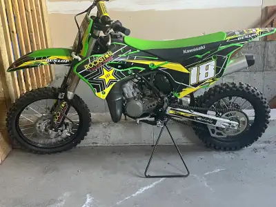 2022 Kawasaki KX85 in excellent condition low hrs young lad lost interest in it ownership with it