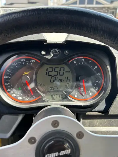 - relocated rad -after market front and back lights. -front and back wench 1074 km.