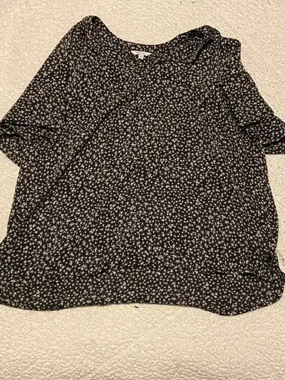 Women’s Reitmans Floral Print Shirt Size XXL, View more