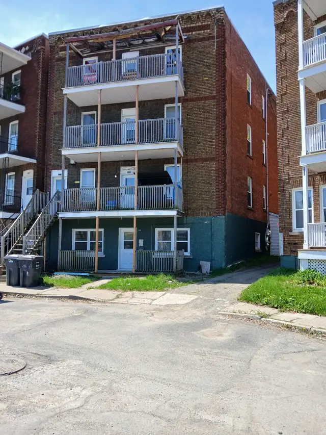GRAND 4 1/2 RDC in Long Term Rentals in Shawinigan - Image 3
