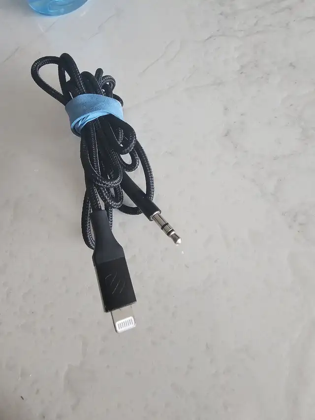 Audio Cable Lightning to 3.5mm Aux Cable 6 ft in General Electronics in City of Toronto - Image 3
