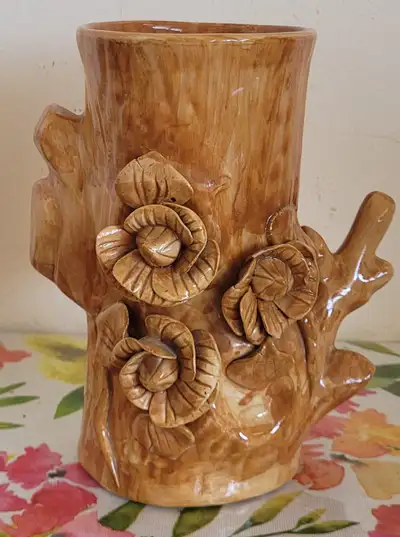 Flower vase or diplay item for home decor, View more