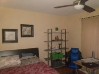 Room in a bungalow - scarborough - upper level