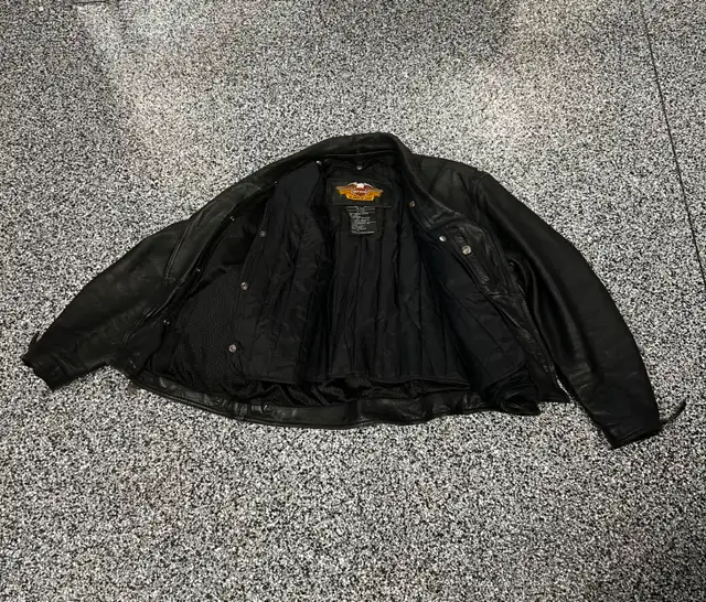 Harley Davidson Men’s Leather Biker Riding Jacket, in Men's in Saskatoon - Image 4