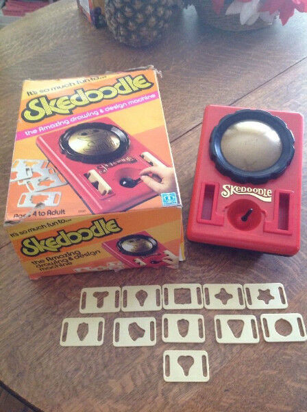 1979 Vintage SKEEDOODLE-reduced in Toys & Games in London