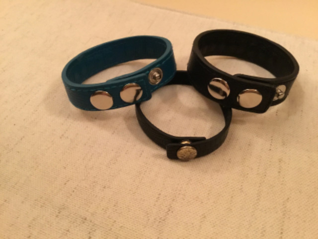 Lot de 3 bracelets de cuir avec pierres brillantes dans Bijoux et montres  à Longueuil/Rive Sud - Image 3