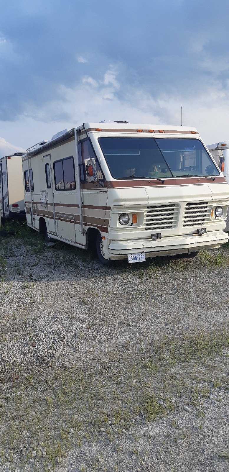1983,motorhome diesel, for sale or trade, 90,000,miles runs, dri RVs
