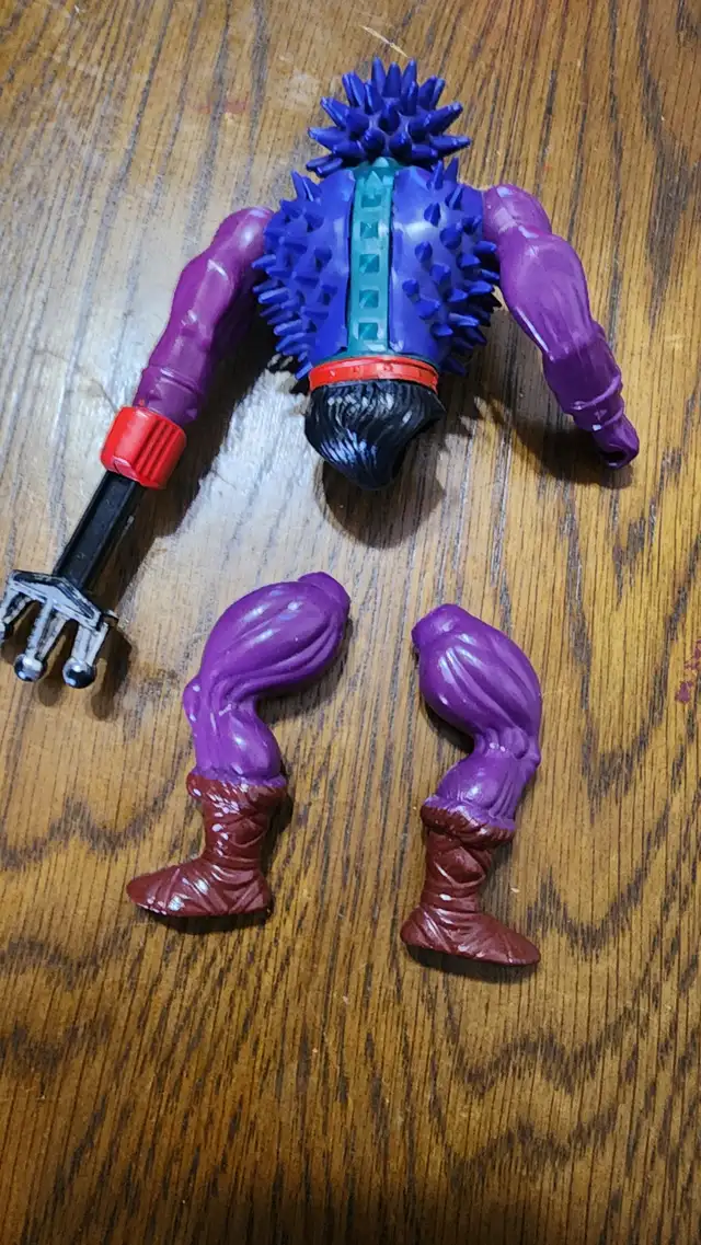 Vintage Matel MOTU - He-Man Figure / Spikor for parts in Arts & Collectibles in London - Image 3