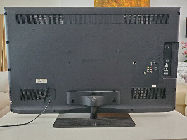 Sony 3D 46" TV (KDL-46EX720) in Perfect Condition <price reduced dans Téléviseurs  à Région d’Oakville/Halton - Image 3