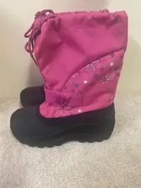 Brand new Kamik winter boots for girls - Size 5