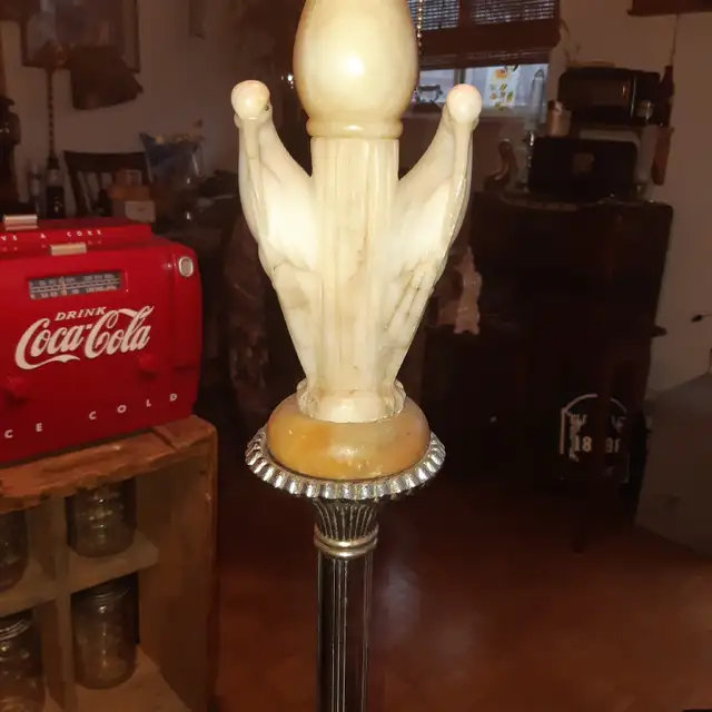Antique lamp in Arts & Collectibles in Barrie - Image 4