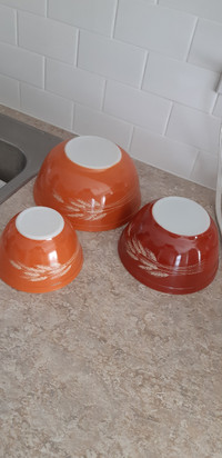 Vintage Pyrex Mixing Bowls 