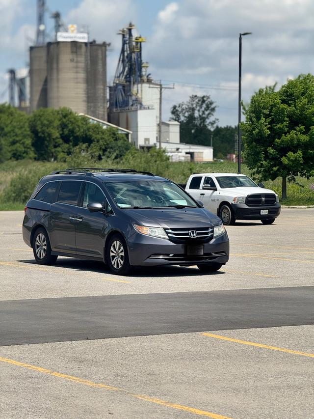 honda odyssey 2015 in Cars & Trucks in London - Image 3