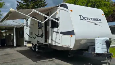 **2011 Dutchman Classic Travel Trailer – Sleeps 7** **Cranbrook, BC** **$16,900 OBO** Quality-built...