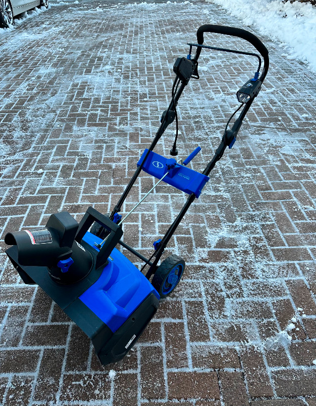 15 amp -21.5 SnowJoe - snow thrower- Brand new condition in Heavy Equipment in Windsor Region - Image 2