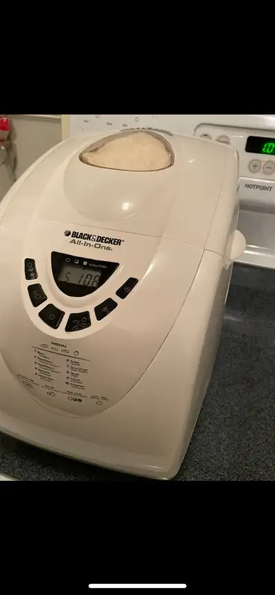 Machine à pain Black and Decker B2200 en bon état propre / Bread, View more